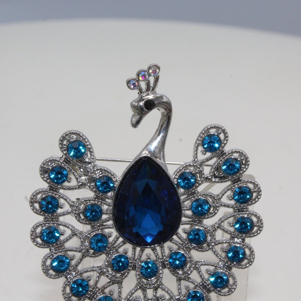 Vintage Rhinestone Peacock Brooch Pin Women Scarf Dress Bird Animal Brooches